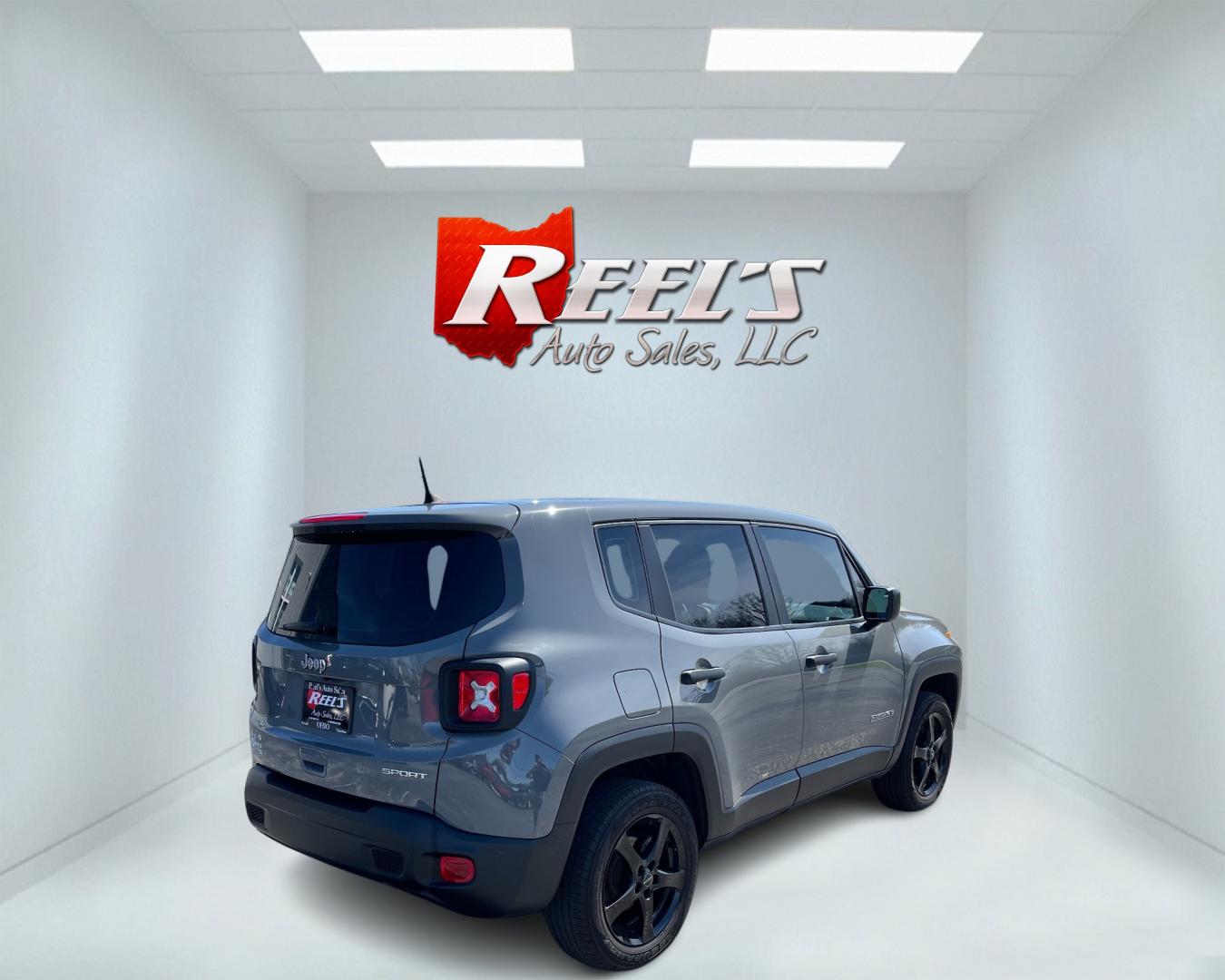 2020 Gray /Black Jeep Renegade Sport (ZACNJBABXLP) with an 2.4L I4 DOHC 16V Multi-Air engine, 9 Speed Automatic transmission, located at 11115 Chardon Rd. , Chardon, OH, 44024, (440) 214-9705, 41.580246, -81.241943 - Photo#5